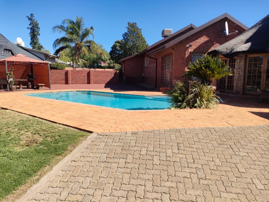 4 Bedroom Property for Sale in Monument Heights Northern Cape